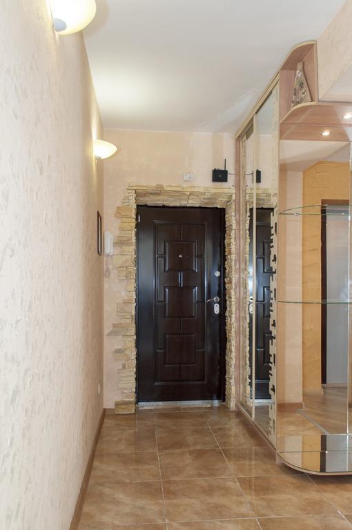 Kvartirkoff Na Obolonskom 40 Kiev Exterior foto